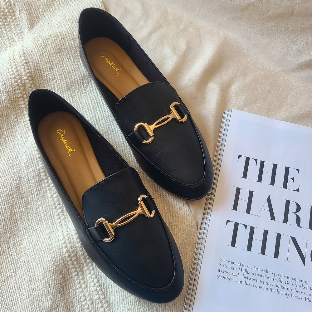 🆕️The Estelle// Black faux leather flat - Picture 1 of 4